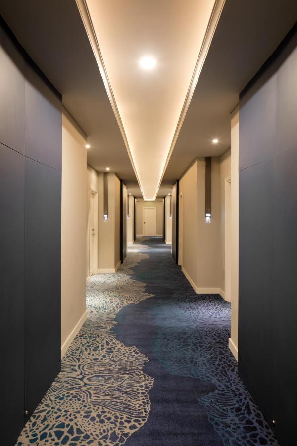 Mercure Batavia Hotel 4*